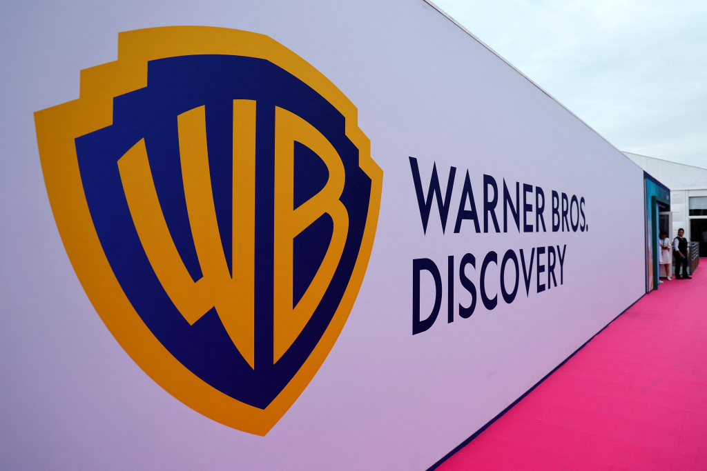 Factors contributing to Warner Bros.' financial crisis