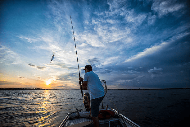 An evening on the Cape gigging and fishing the flats in Florida
